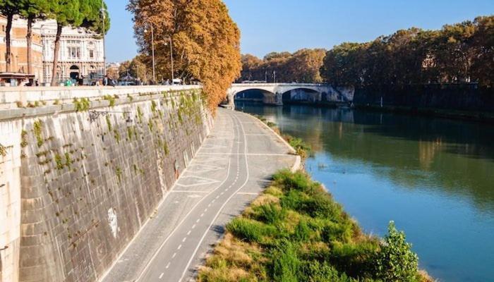 Triple A Few Steps From Tiber Rom
